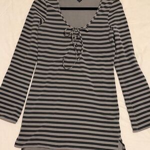 Roxy Striped Mini Dress Gray Black Lace Up V-Neck Long Sleeve Y2K Grunge